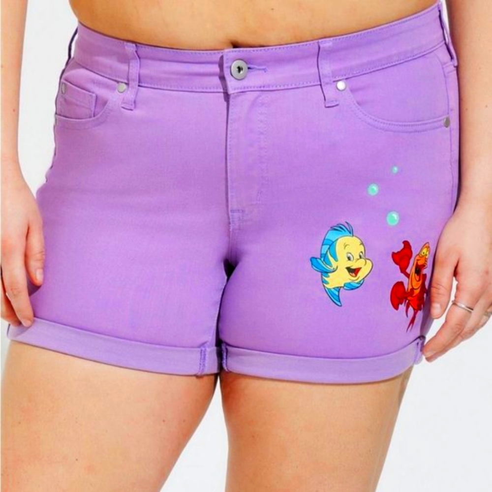 ❤️NWT TORRID DENIM SHORTS - DISNEY LITTLE MERMAID, SEBASTIAN, FLOUNDER - Picture 8 of 11